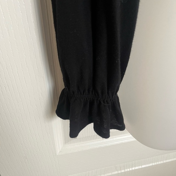 Urban Outfitters Taran Smocked Surplice Black Top - Picture 3 of 5